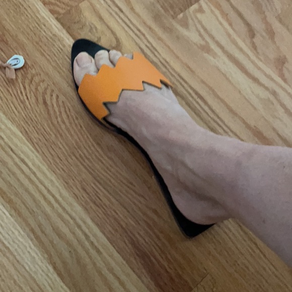 Adorable sandals worn once - Picture 4 of 4